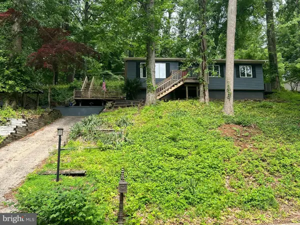 2738 Creek Rd, FEASTERVILLE TREVOSE, PA 19053