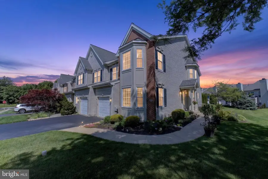 106 Julian Dr E, Warwick, PA 18974 - #2
