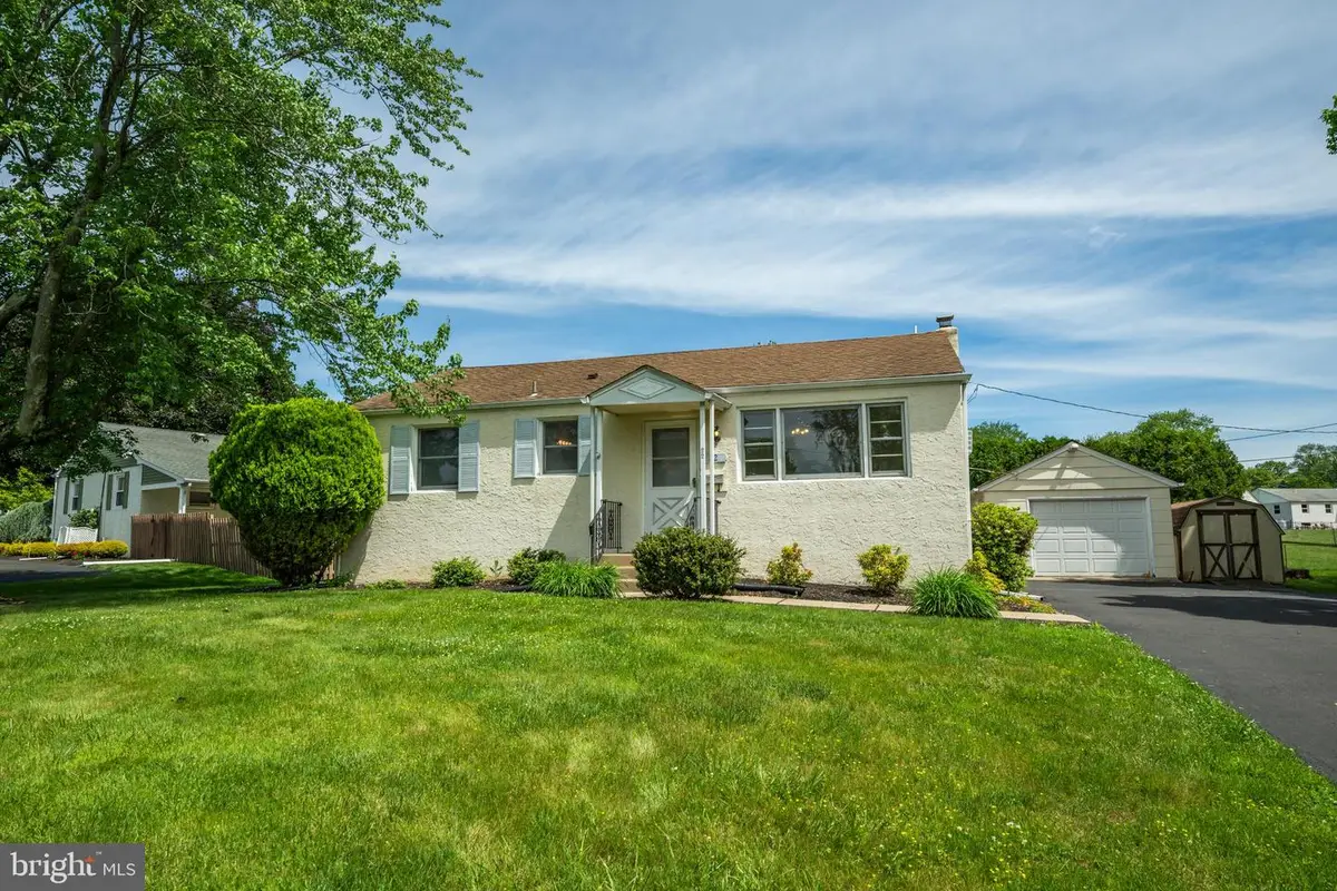 22 Mapleview Dr, Feasterville Trevose, PA 19053 - #1