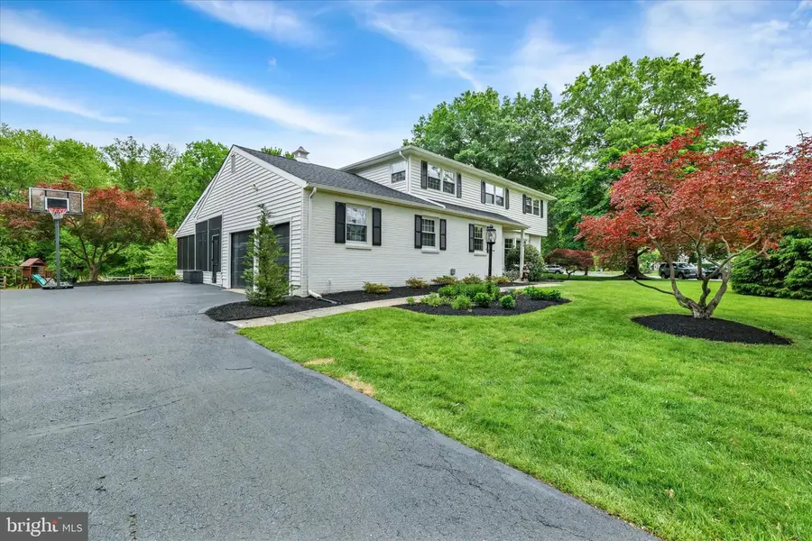 500 Countess Dr, Yardley, PA 19067 - #2