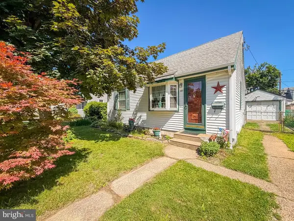 3521 Carnarvon Ave, BRISTOL, PA 19007