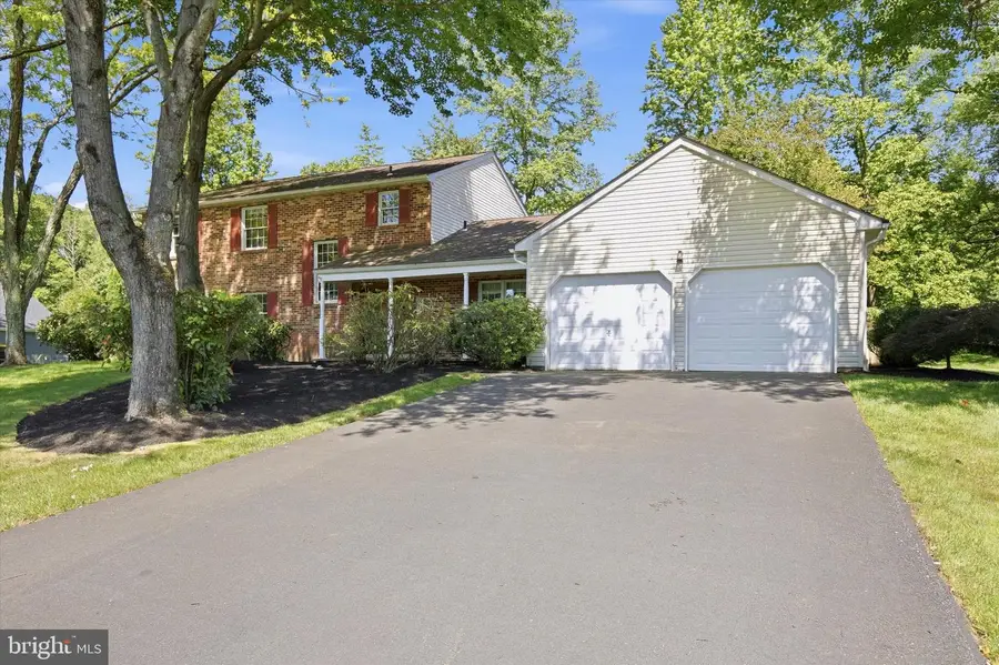 15 Brookdale Dr, Doylestown, PA 18901 - #3