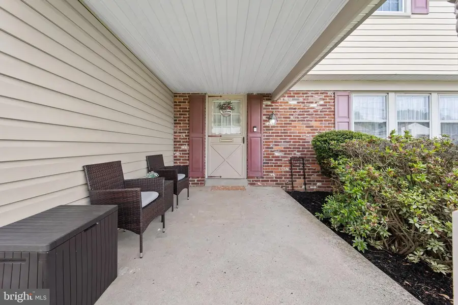 923 Otto Ln, Warminster, PA 18974 - #2
