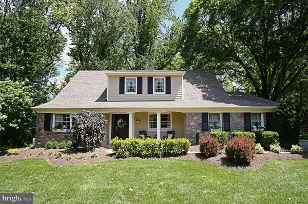 1138 University Dr, YARDLEY, PA 19067