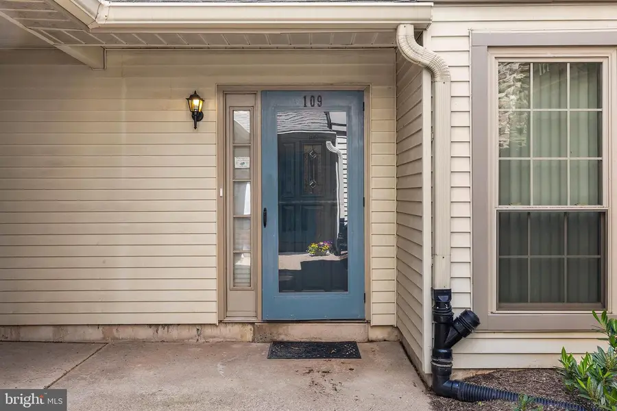 109 Remington Ct, Chalfont, PA 18914 - #2