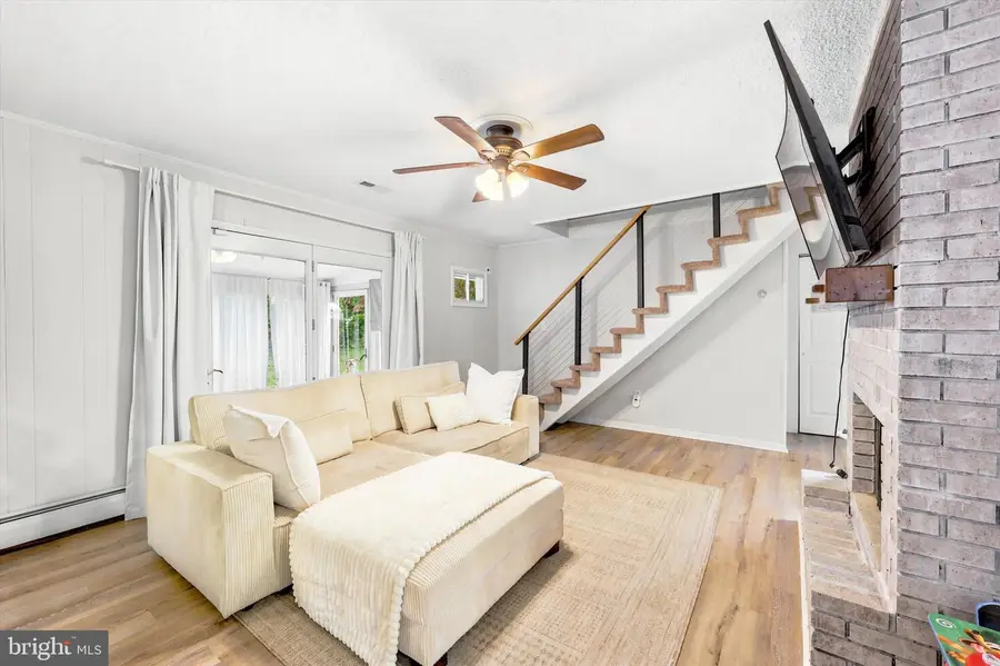 57 Whitewood Dr, Levittown, PA 19057 - #2