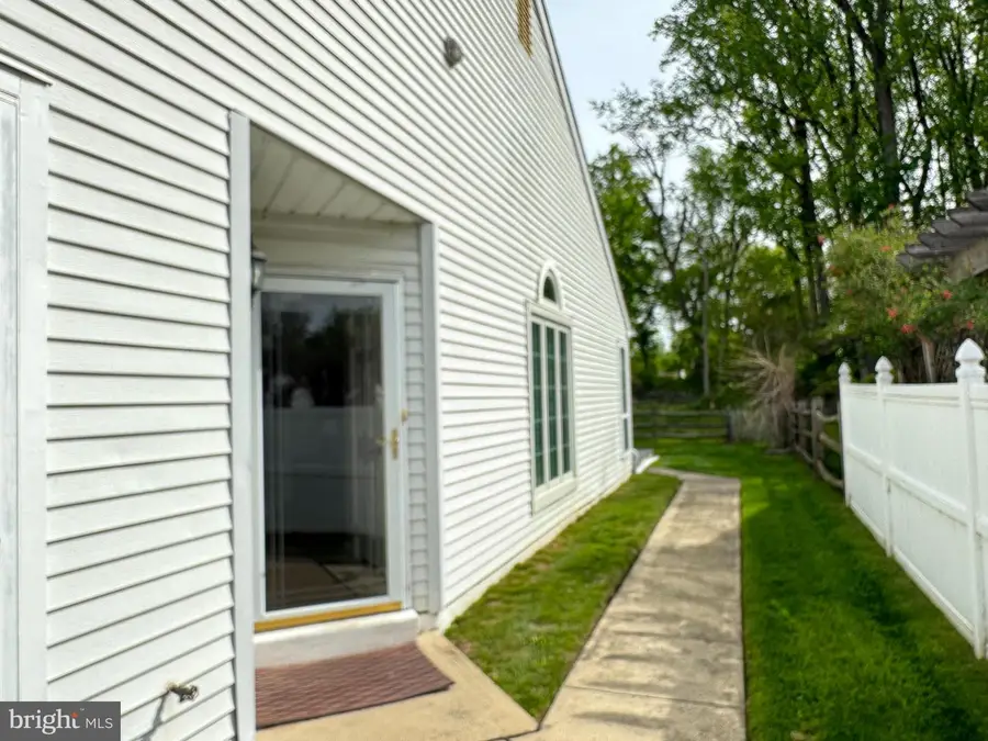 290 Woods Edge Pl, Langhorne, PA 19047 - #2