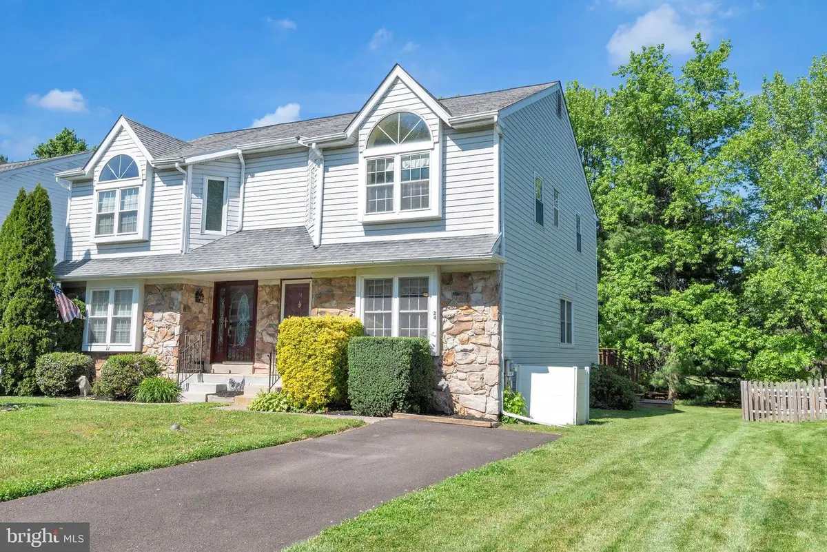 24 Pearl Dr, Doylestown, PA 18901 - #1