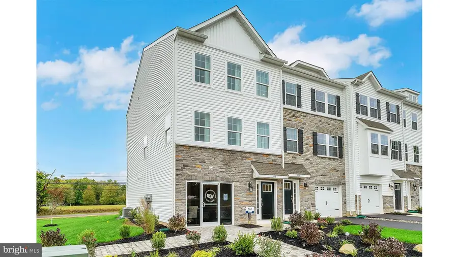 303 Lantern Court, Sellersville, PA 18960 - #2