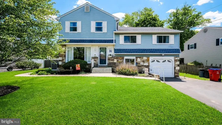 1267 Dahlia Rd, Warminster, PA 18974 - #2