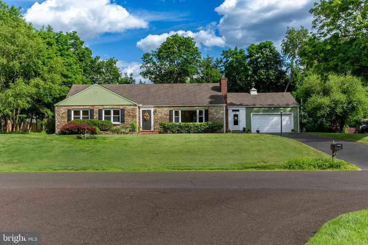 43 Glen Dr, Yardley, PA 19067 - #1