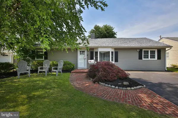 423 Chelsea Rd, FAIRLESS HILLS, PA 19030