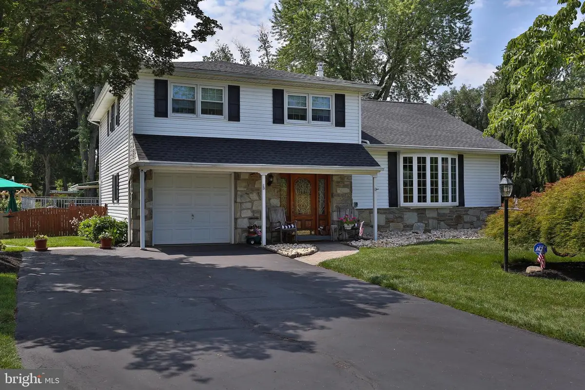 573 Hammond Dr, Yardley, PA 19067 - #1
