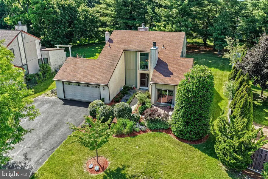 103 Grove Cir, Chalfont, PA 18914 - #3