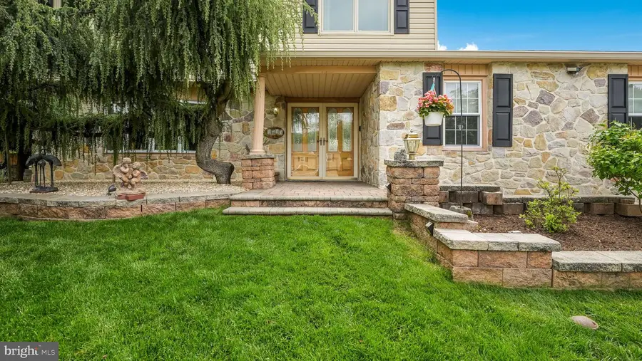 1815 Cynthia Ln, Feasterville Trevose, PA 19053 - #3