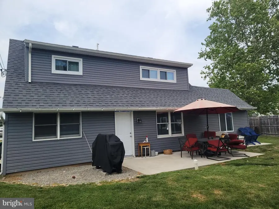190 Northpark Dr, Levittown, PA 19054 - #2