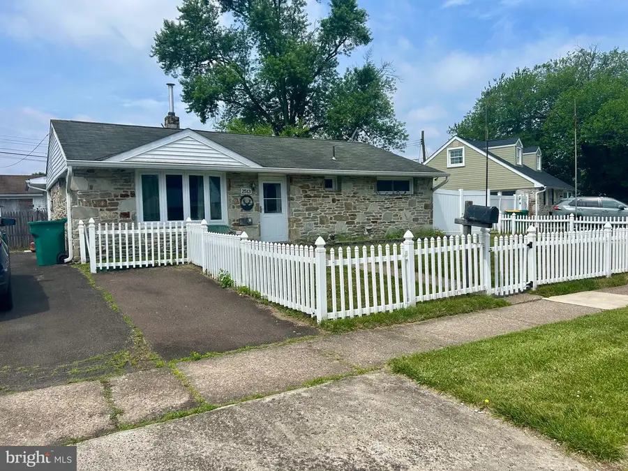 2513 Laurel Dr, Bristol, PA 19007 - #3