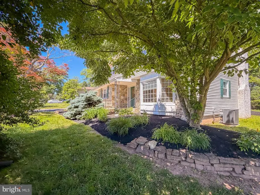 16 Upton Ln, Yardley, PA 19067 - #3