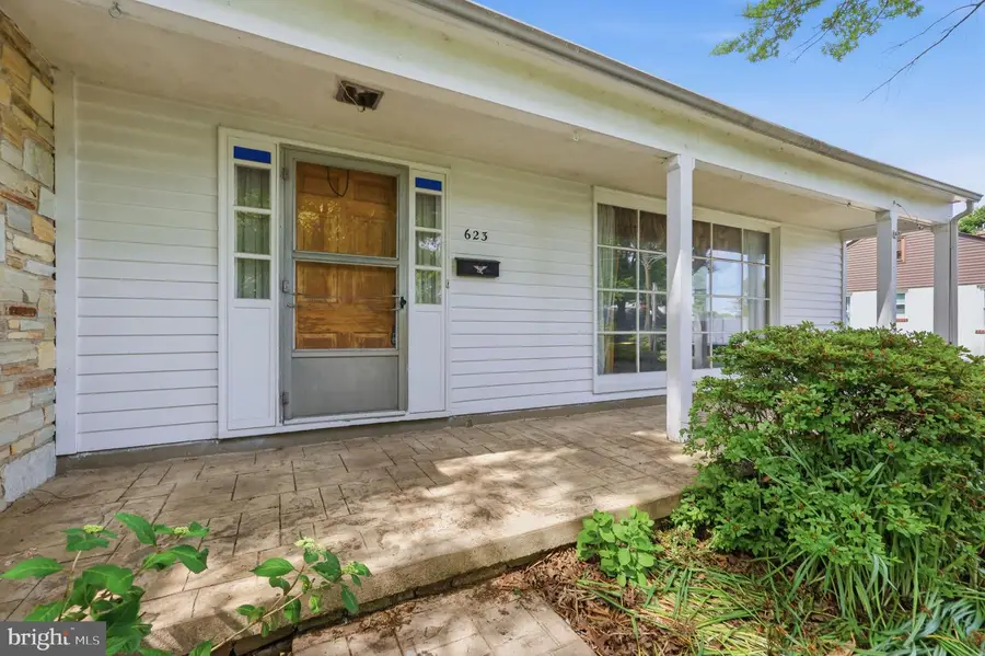 623 Lafayette St, Newtown, PA 18940 - #3