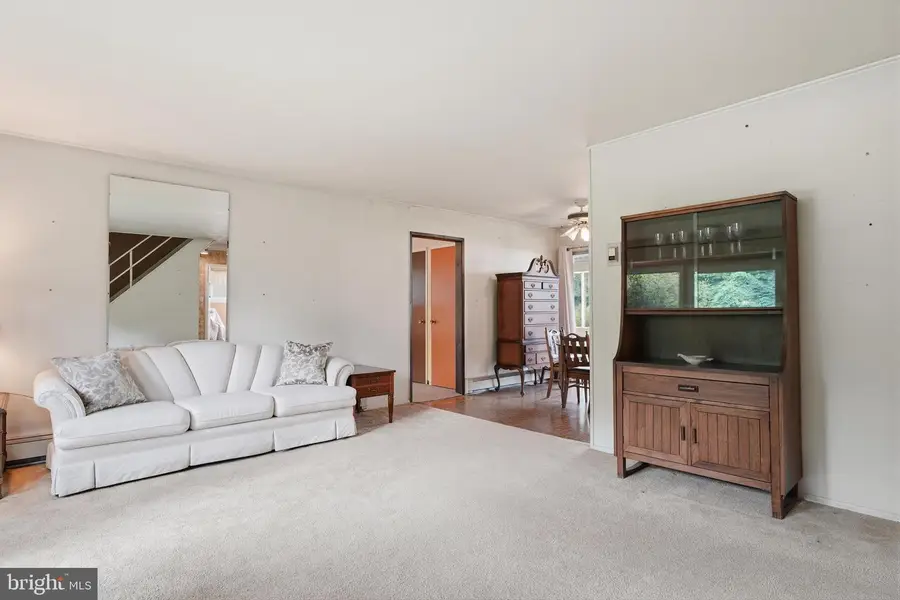 58 Trail Rd, Levittown, PA 19056 - #3