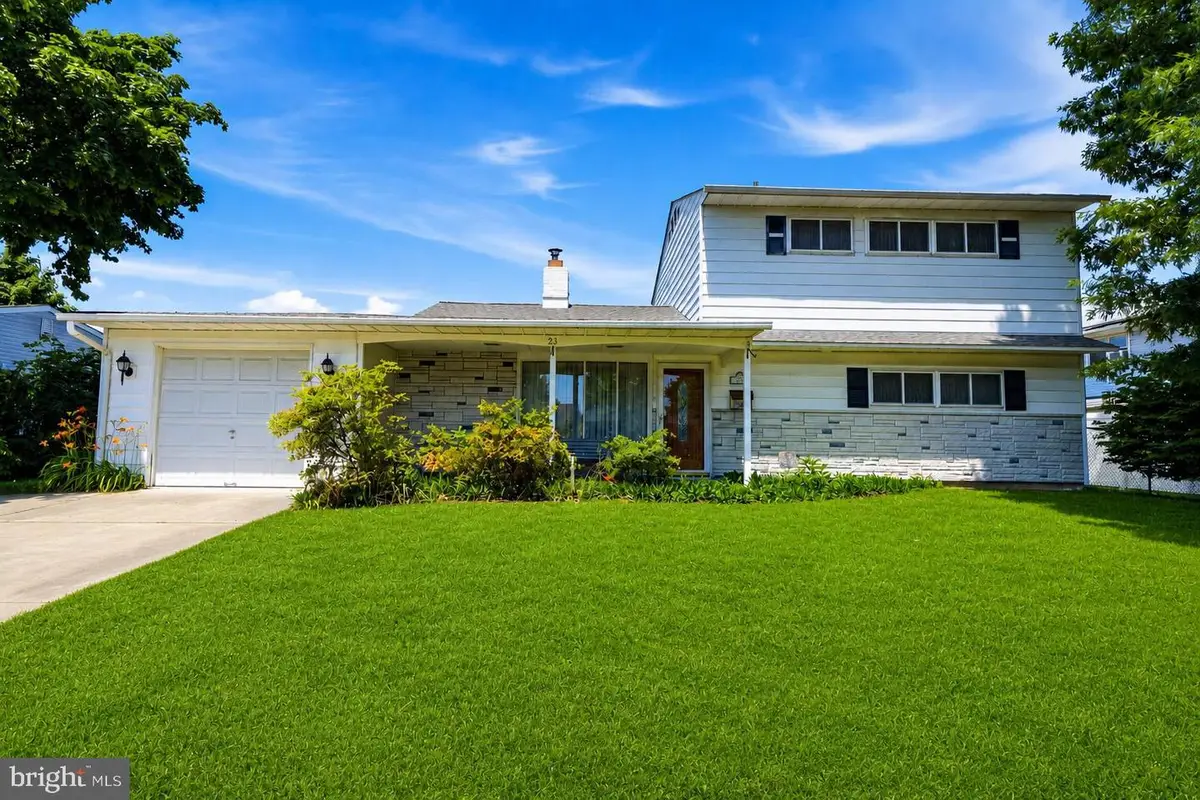 23 Shelter Ln, Levittown, PA 19055 - #1