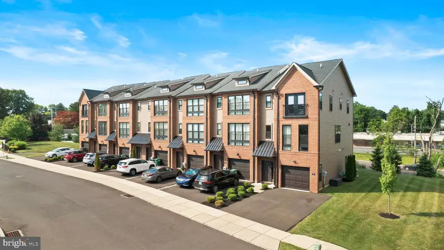 14 Diana Ln, Feasterville Trevose, PA 19053 - #2