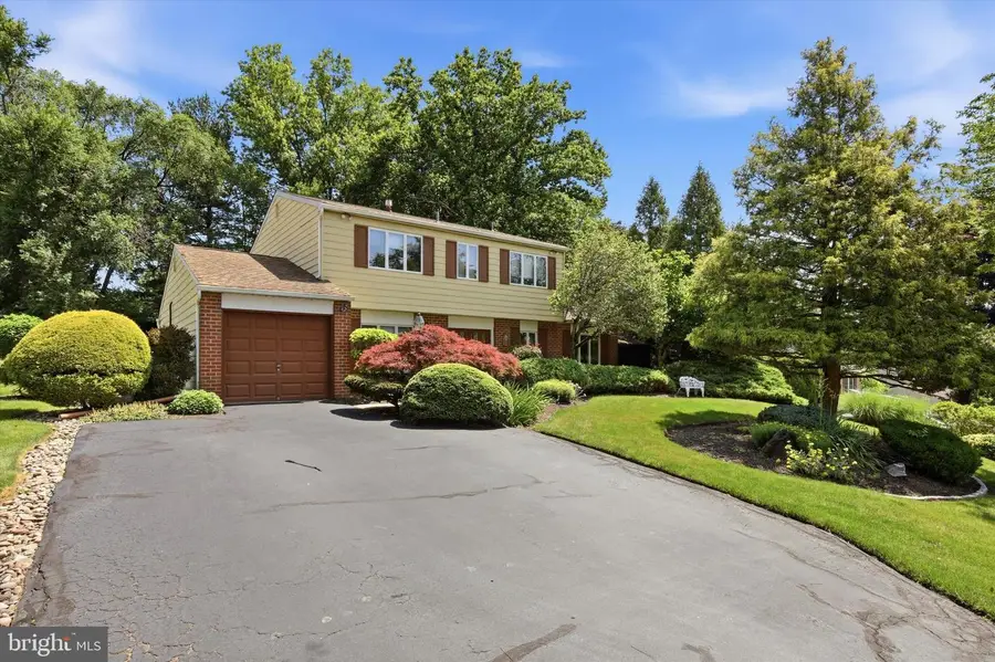 75 Toll Dr, Southampton, PA 18966 - #2