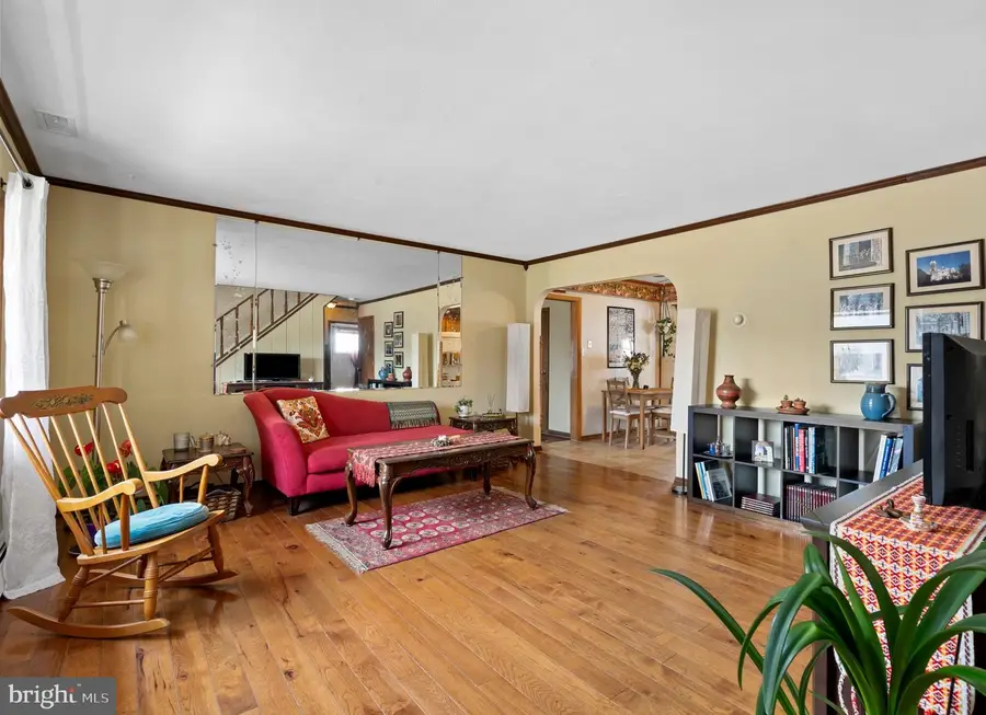7 Misty Pine Rd, Levittown, PA 19056 - #2