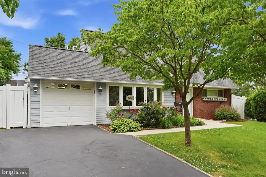 59 Quail Rd, Levittown, PA 19057 - #2