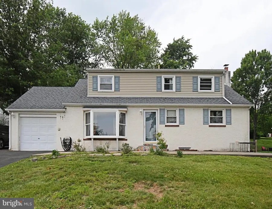 87 Hellberg Ave, Chalfont, PA 18914 - #2