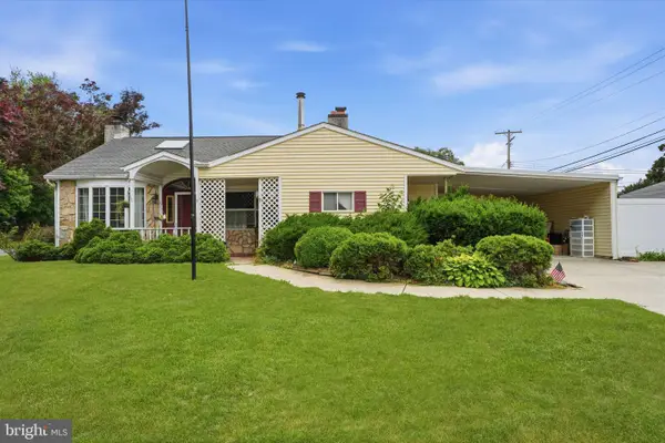 1 Meadow Ln, LEVITTOWN, PA 19054
