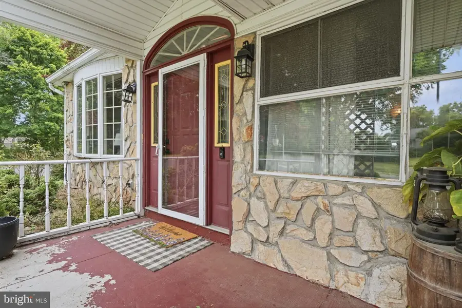 1 Meadow Ln, Levittown, PA 19054 - #3