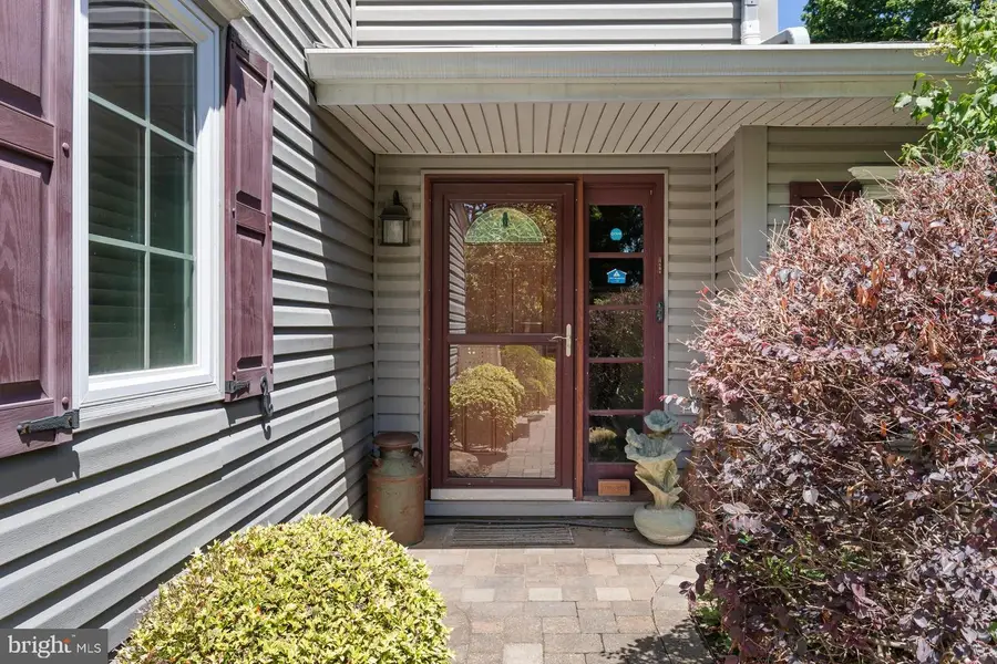 111 Commonwealth Dr, Newtown, PA 18940 - #3