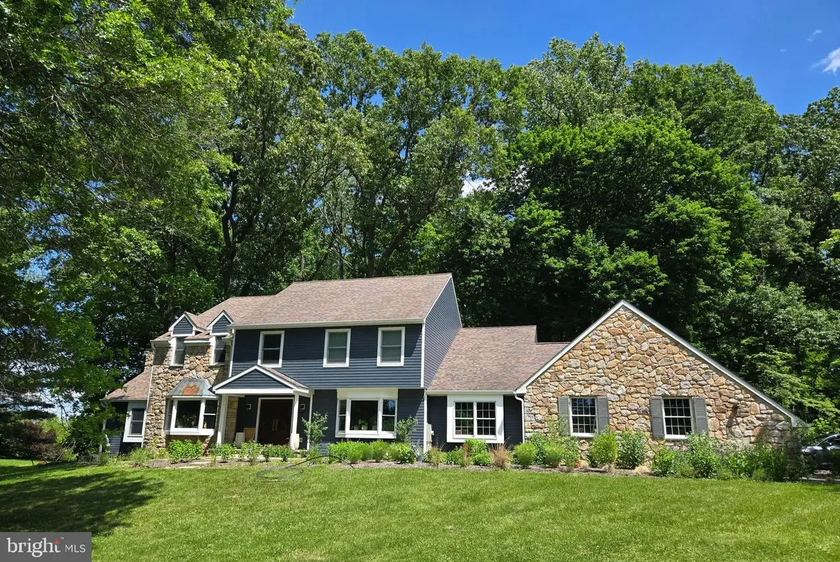 2752 N Sugan Rd, New Hope, PA 18938 - #1