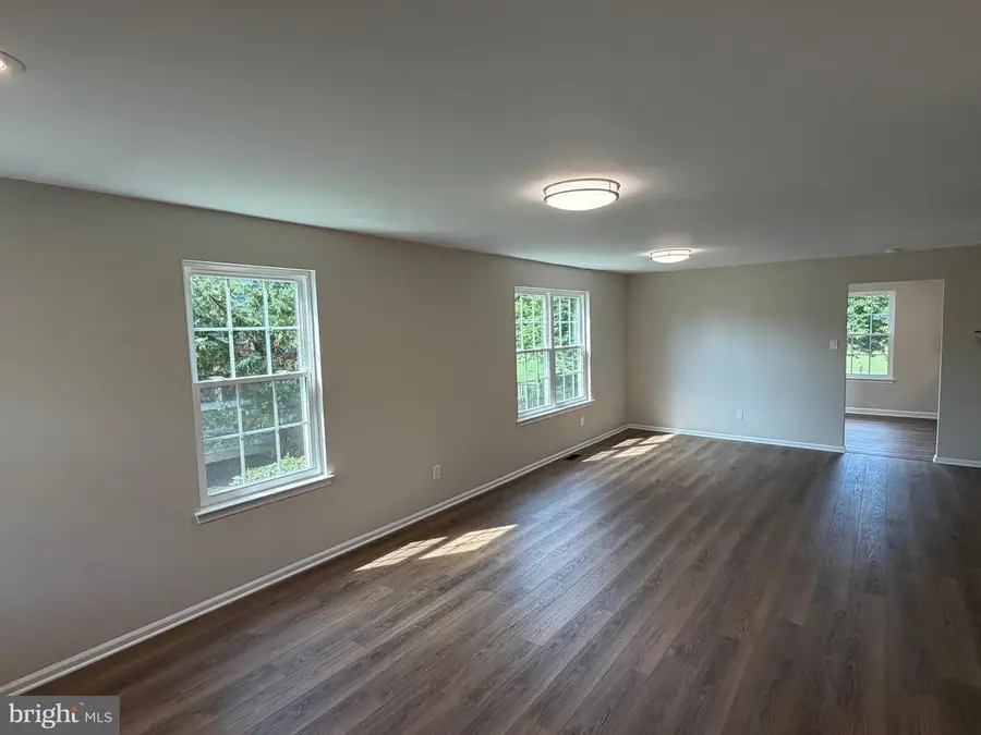 51 Kirkwood Dr, Newtown, PA 18940 - #2