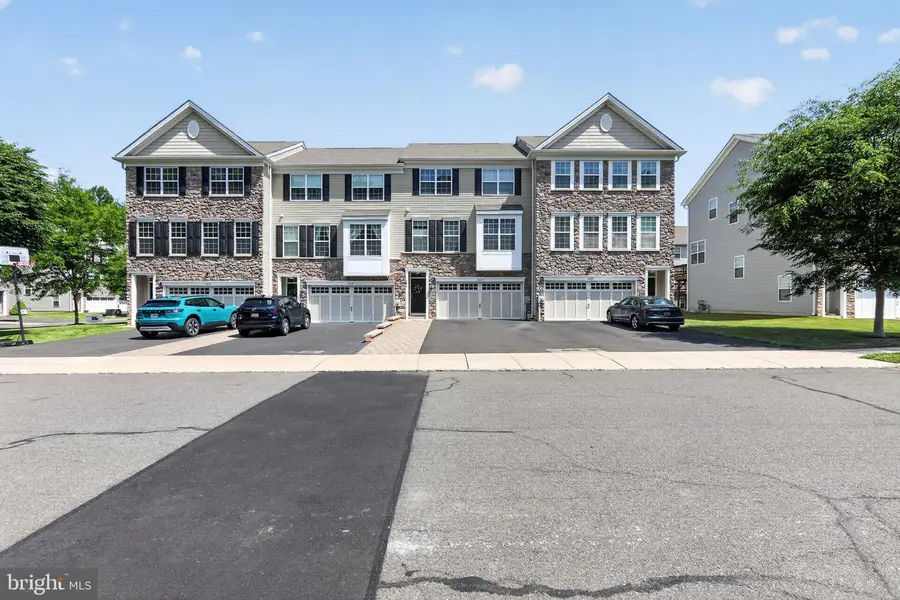 26123 Hickory Ln, Langhorne, PA 19047 - #2
