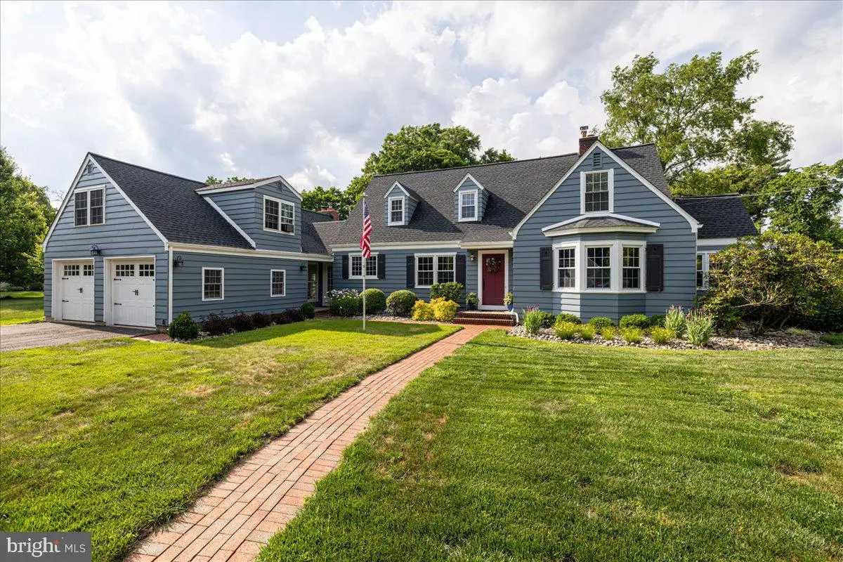 6 E School Ln, Yardley, PA 19067 - #1