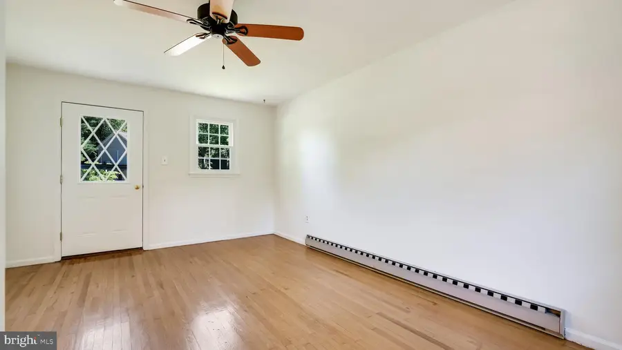 21 Belmont Sq, Doylestown, PA 18901 - #2