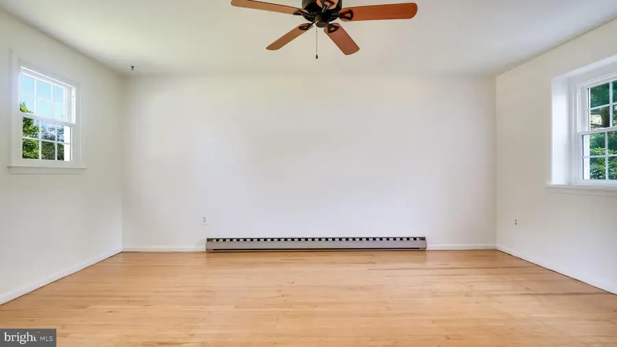 21 Belmont Sq, Doylestown, PA 18901 - #3