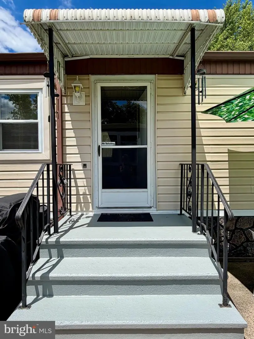5510 Golden Dr, Morrisville, PA 19067 - #3