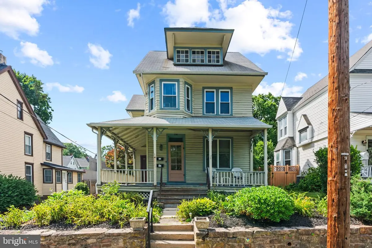 139 W Ashland St, Doylestown, PA 18901 - #1