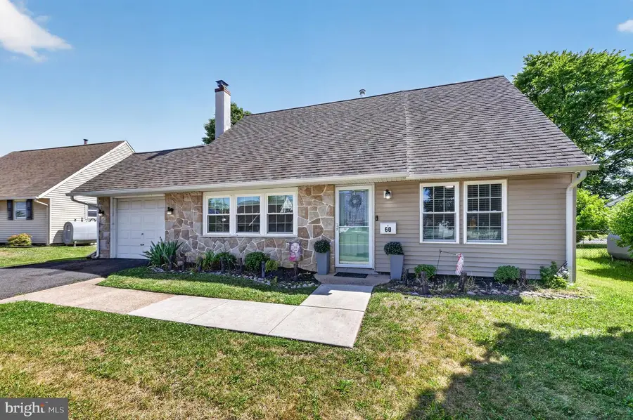 60 Pine Needle Rd, Levittown, PA 19056 - #2