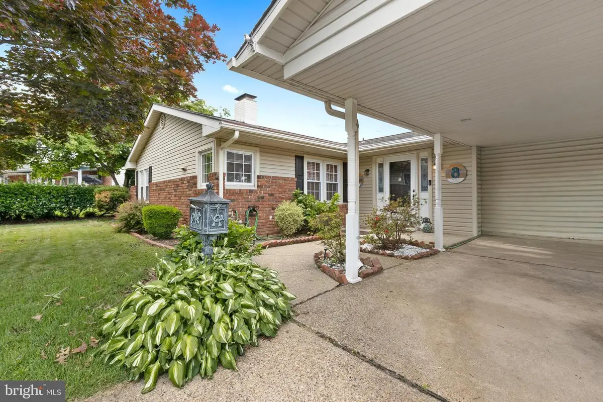 8 Marigold Cir, Levittown, PA 19054 - #1