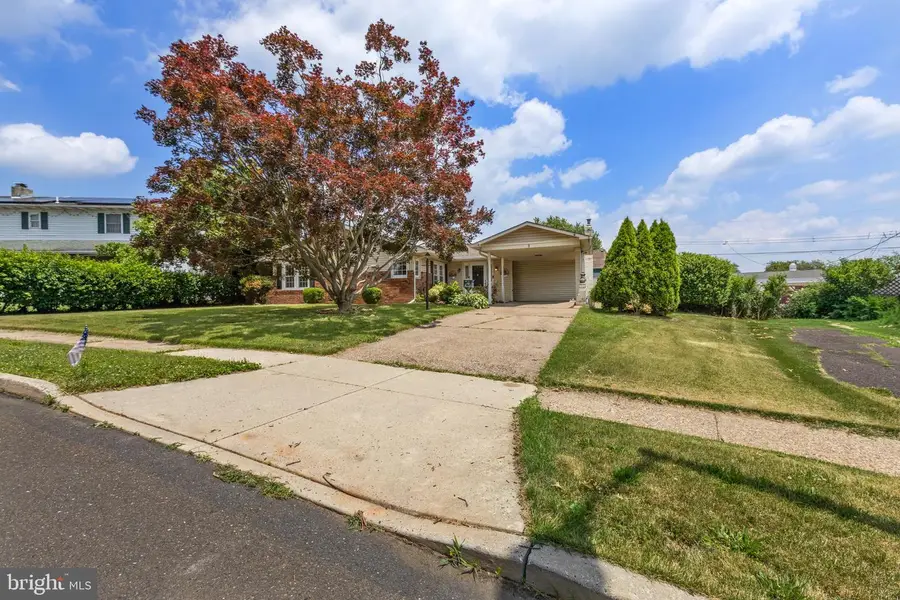 8 Marigold Cir, Levittown, PA 19054 - #2