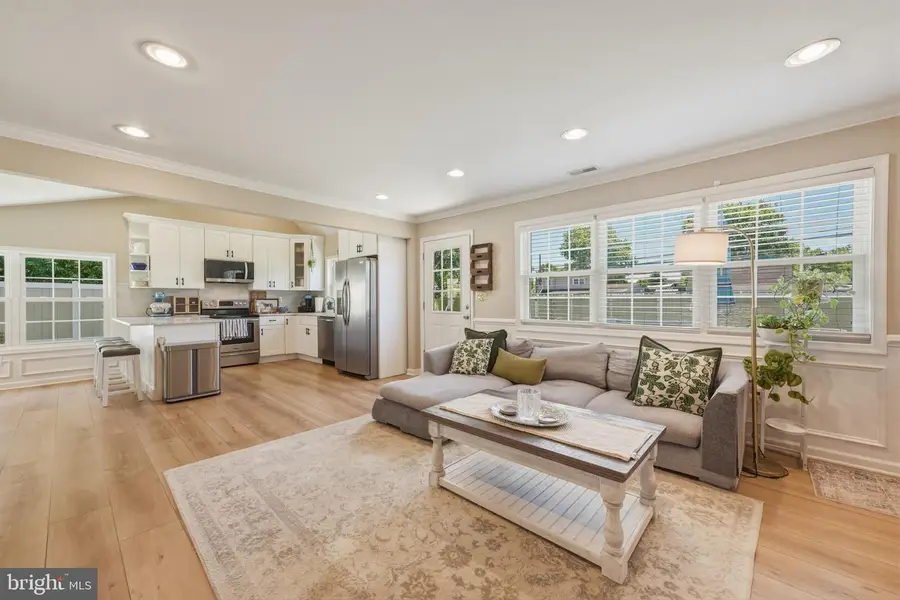 69 New School Ln, Levittown, PA 19054 - #3