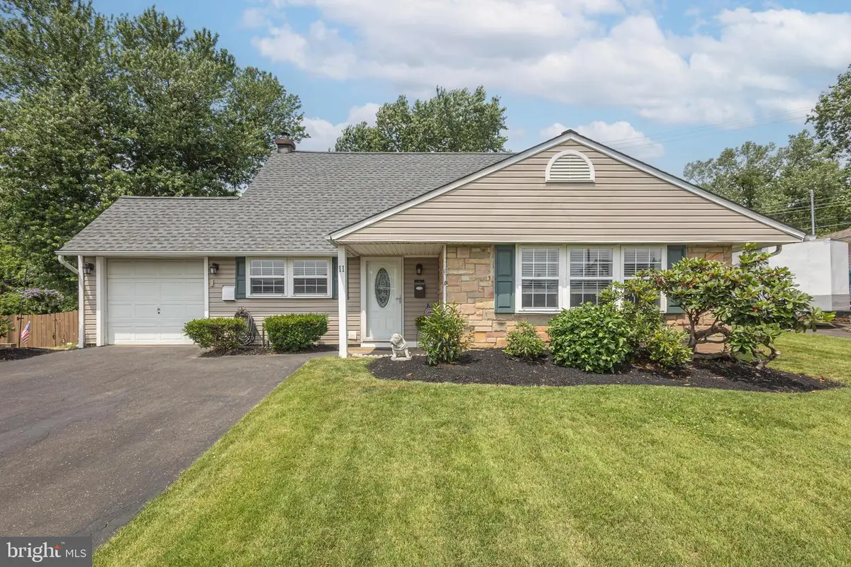 11 High Rd, Levittown, PA 19056 - #1