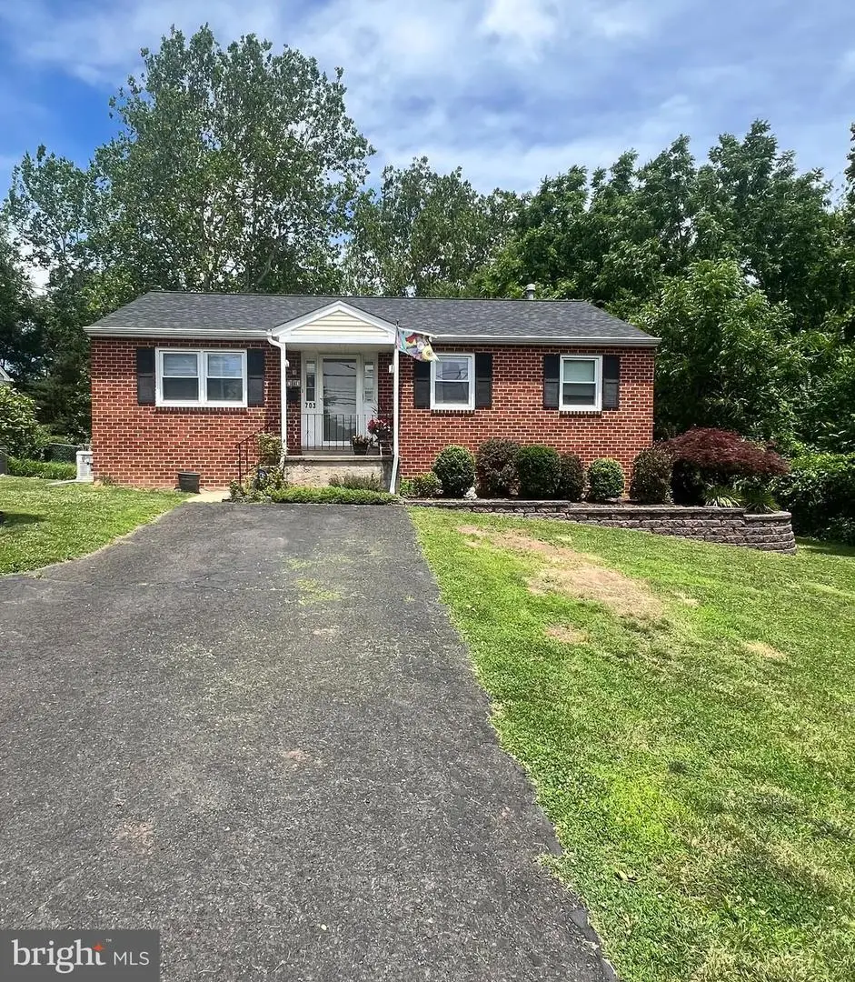 703 W County Line Rd, Warminster, PA 18974 - #1