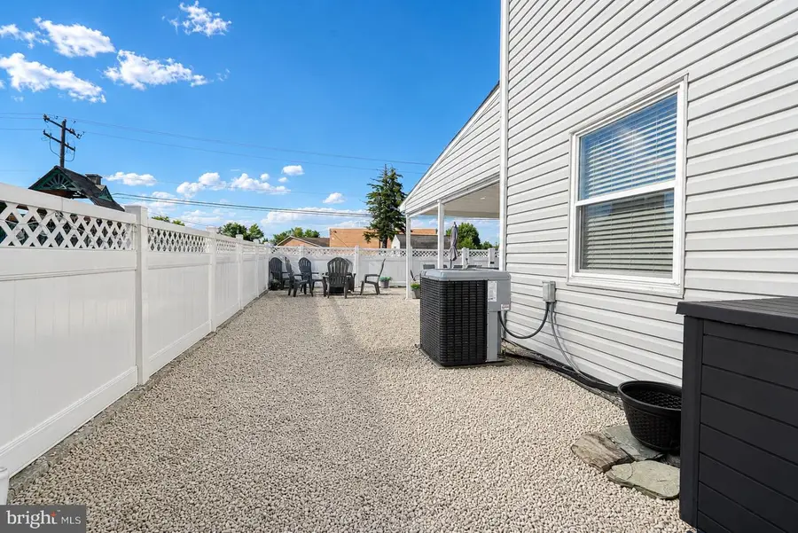 5161 Euston Ct, Bensalem, PA 19020 - #3