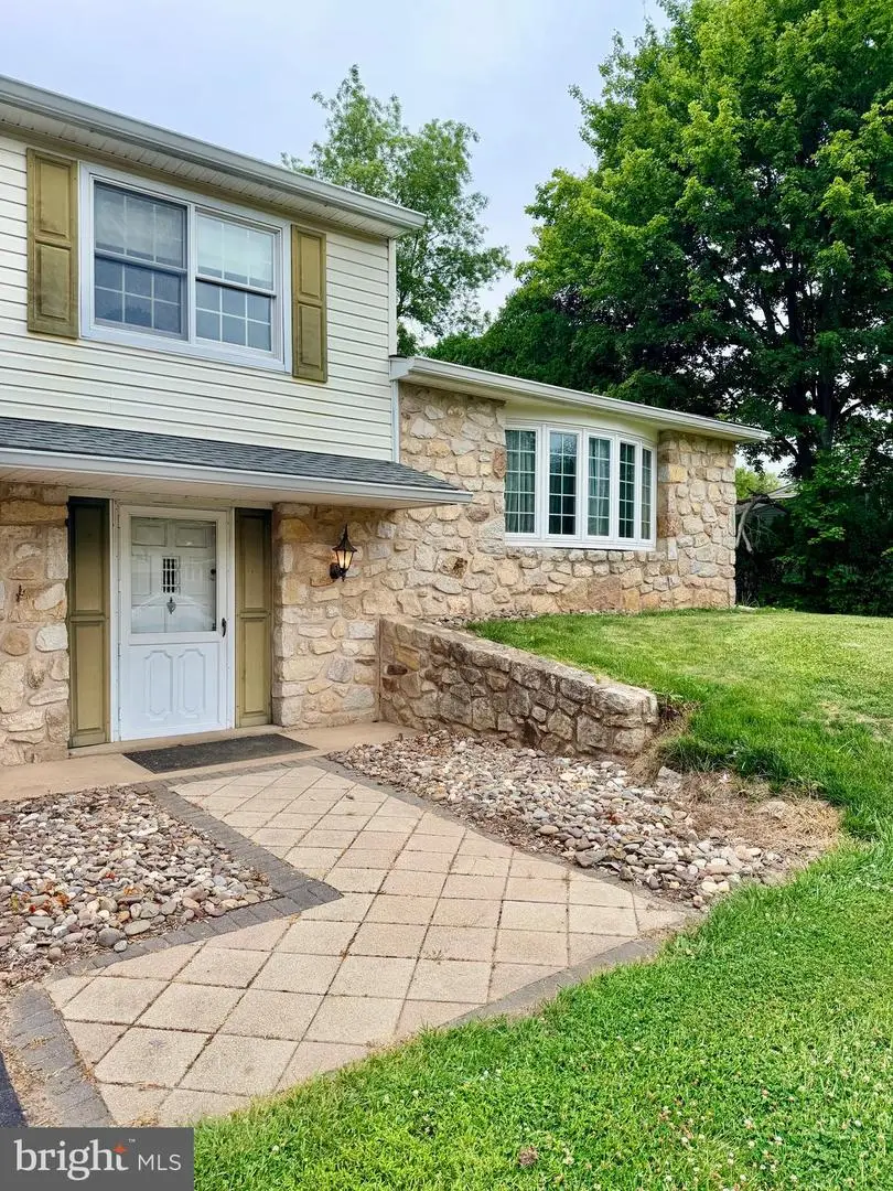 31 Rembrandt Ln, Southampton, PA 18966 - #3