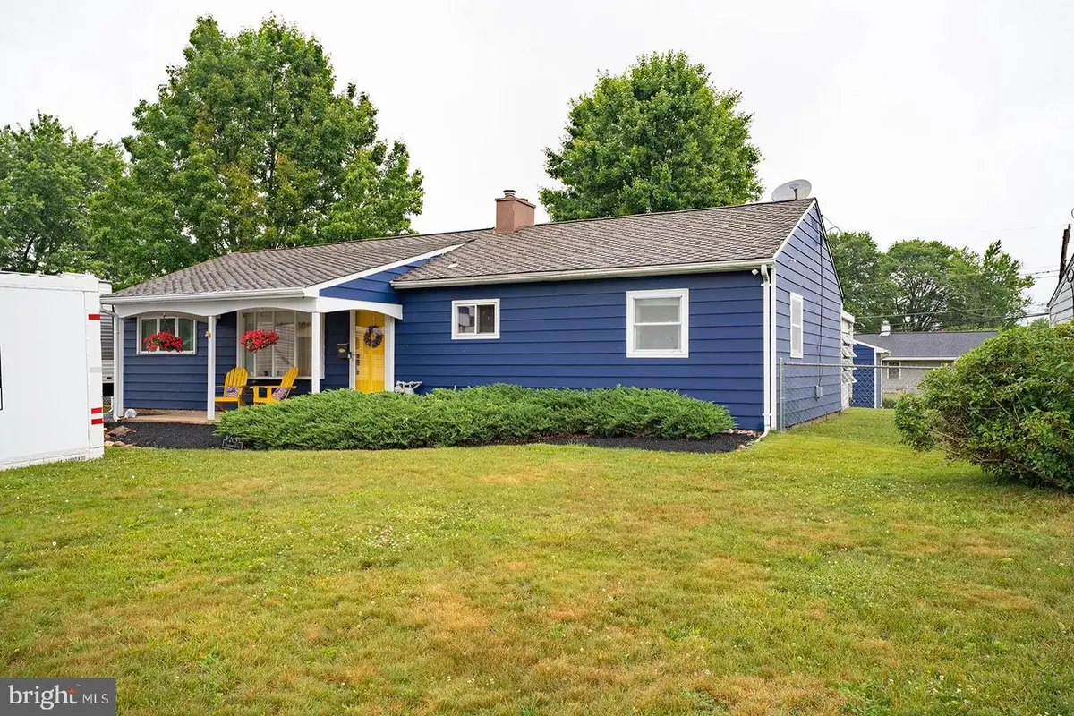 205 Yorkshire Rd, Fairless Hills, PA 19030 - #1